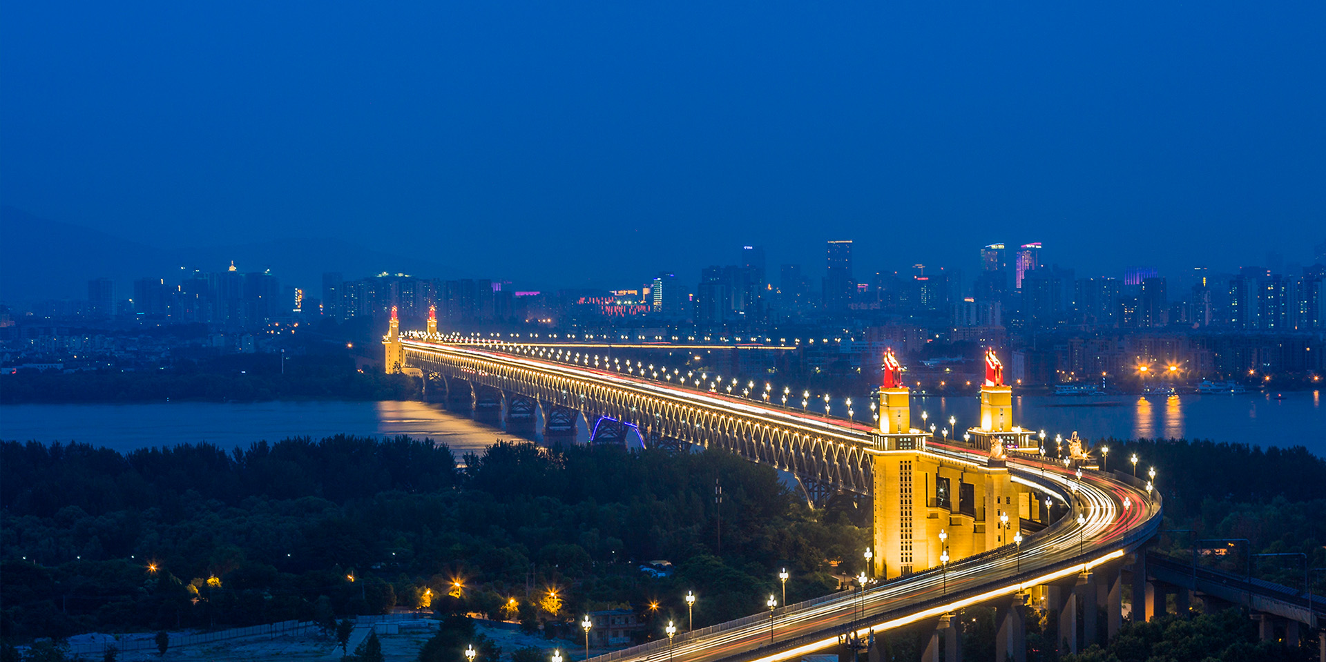 Located in the ancient capital <br>of China's six dynasties